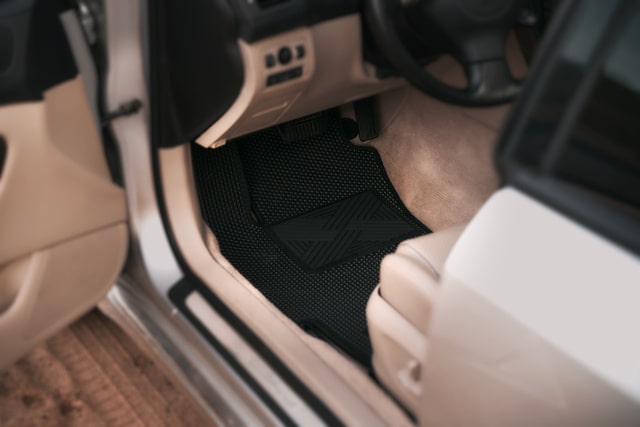 Wie man Fußmatten fürs Auto auswählt? Mit diesen Tipps!